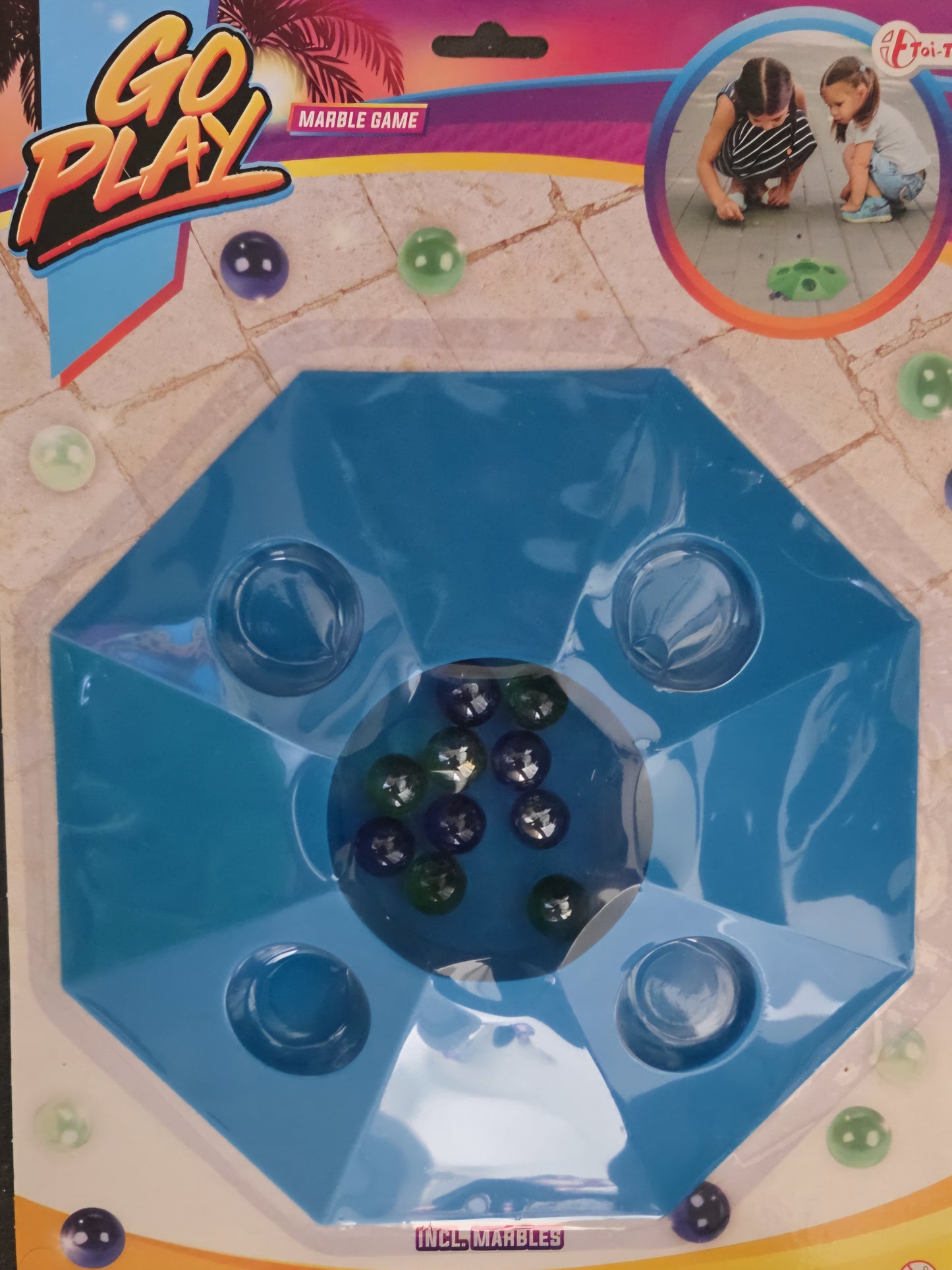 Blauw knikkerpotje – motorisch buitenspel voor jonge kinderen en peuters