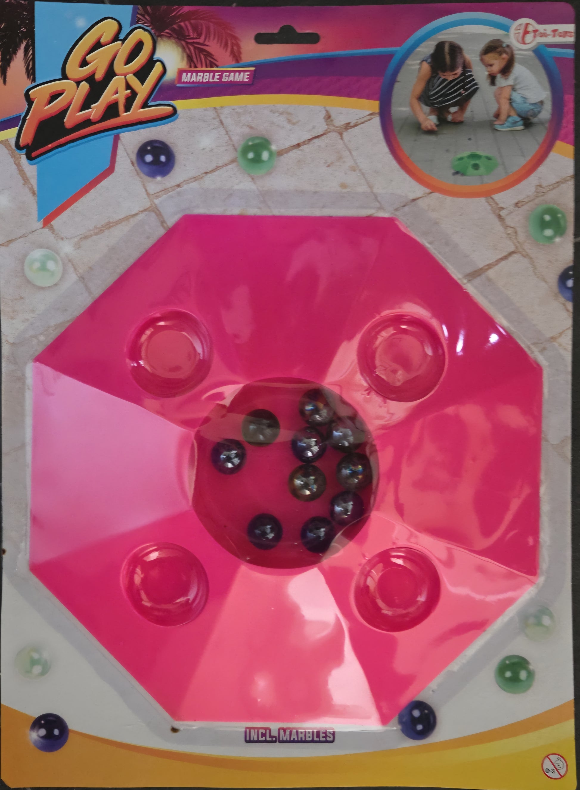 Roze knikkerpotje voor peuters – educatief spel voor coördinatie en beweging